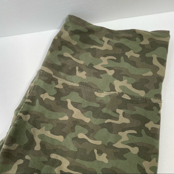 Intro Love the Fit Camo Print Legging - Picture 2 of 6